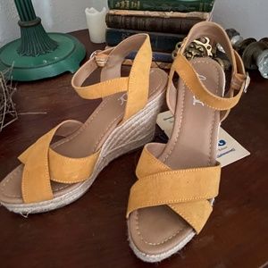 Mustard color Sugar espadrille wedges Size 7.5